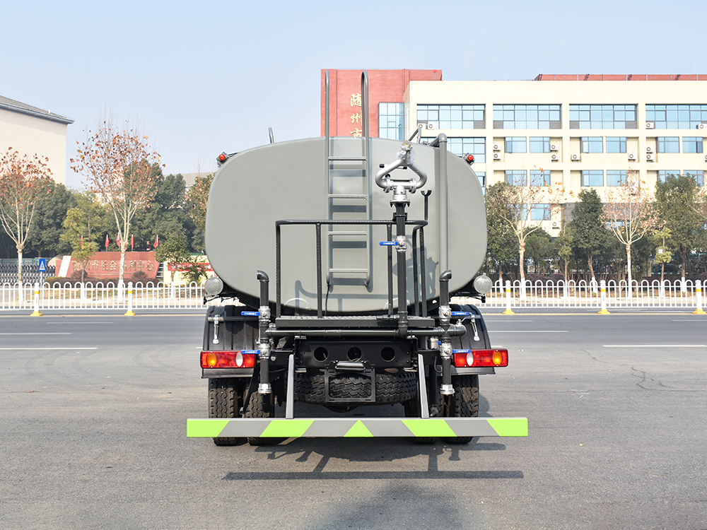 12方天錦軸距3950龍擎210馬力灑水車(chē)