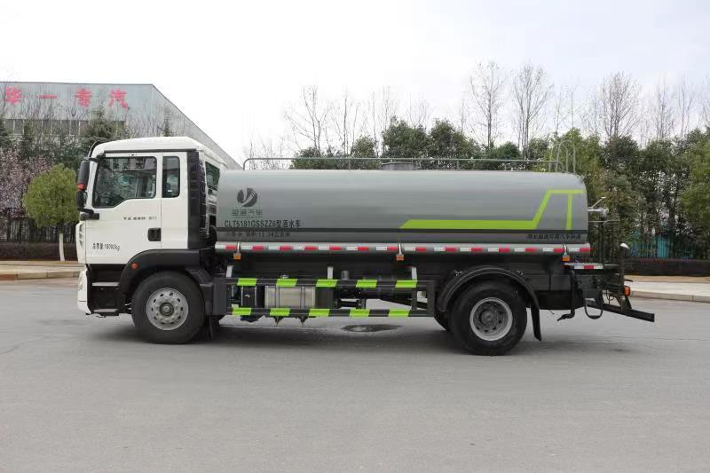 重汽豪沃 14.1 方灑水車