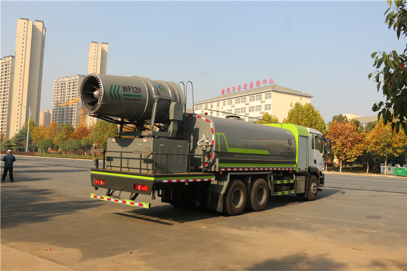 重汽汕德卡大型抑塵車-霧炮車